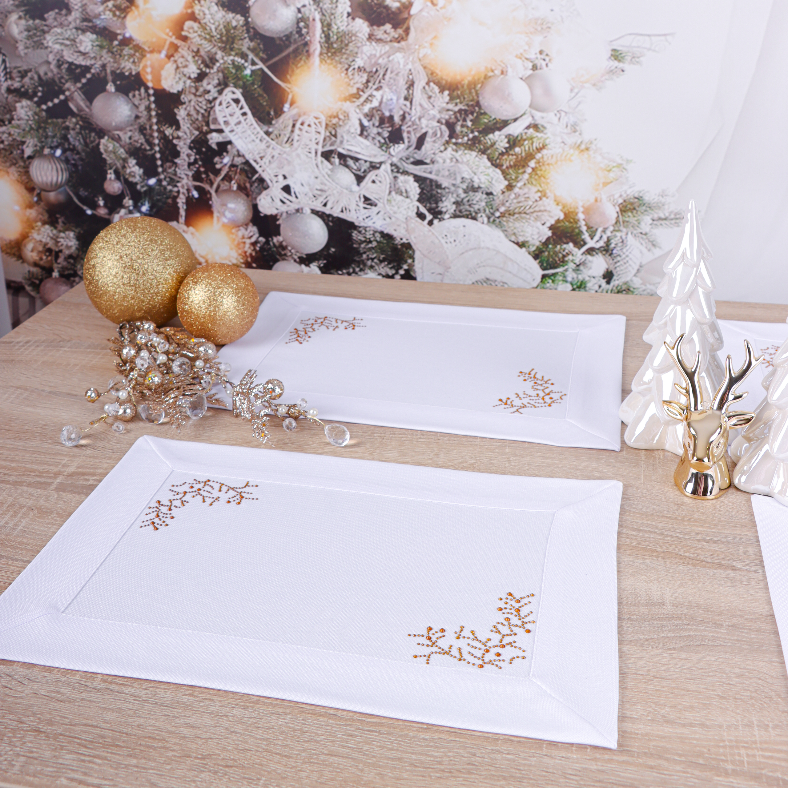 Bieżnik świąteczny Jodełka – Biel złoto Bieżnik świąteczny Jodełka – Biel złoto