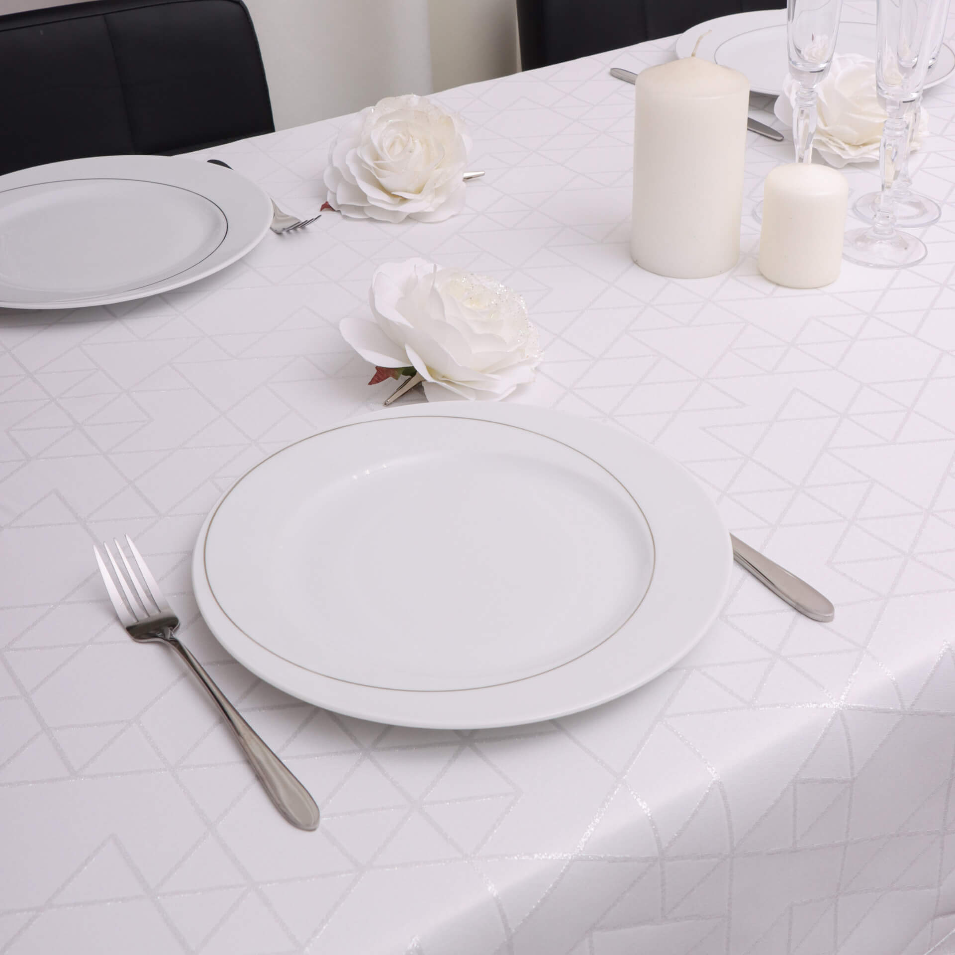 Obrus nowoczesny TOKYO – Biało Srebrny Obrus nowoczesny TOKYO – Biało Srebrny