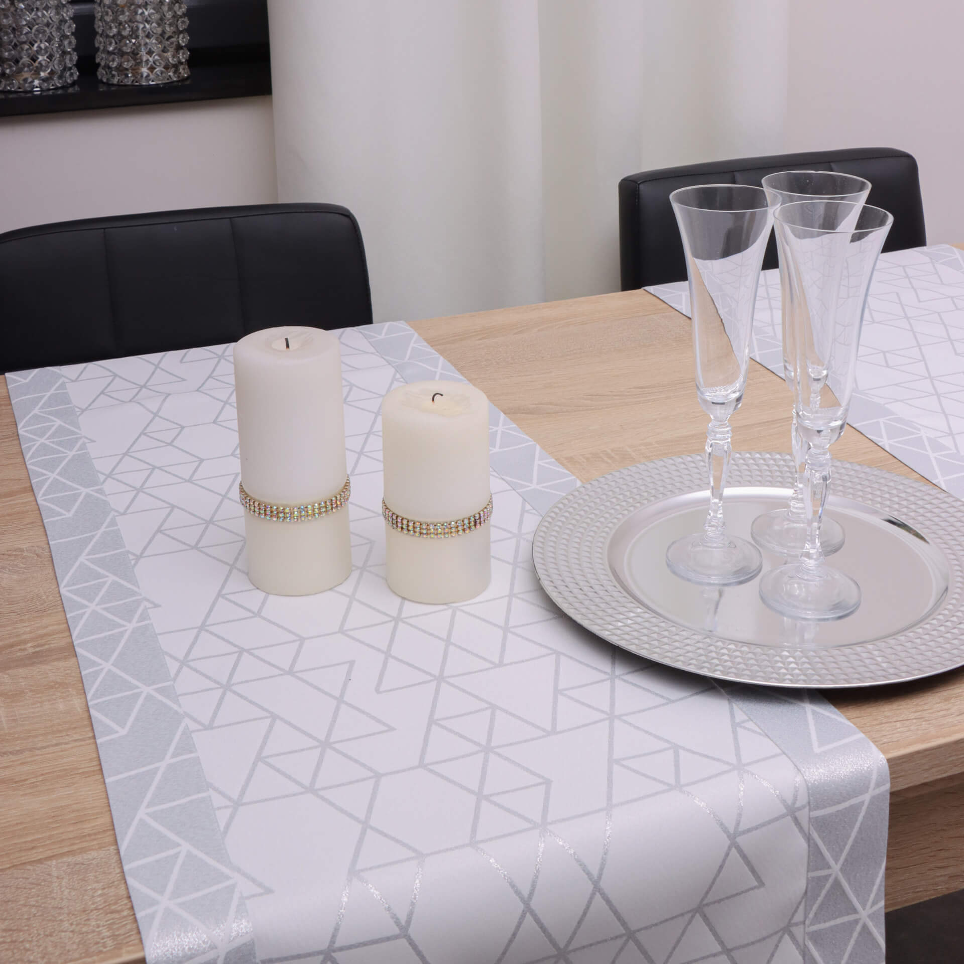 Bieżnik TOKYO – Biało srebrny Bieżnik TOKYO – Biało srebrny