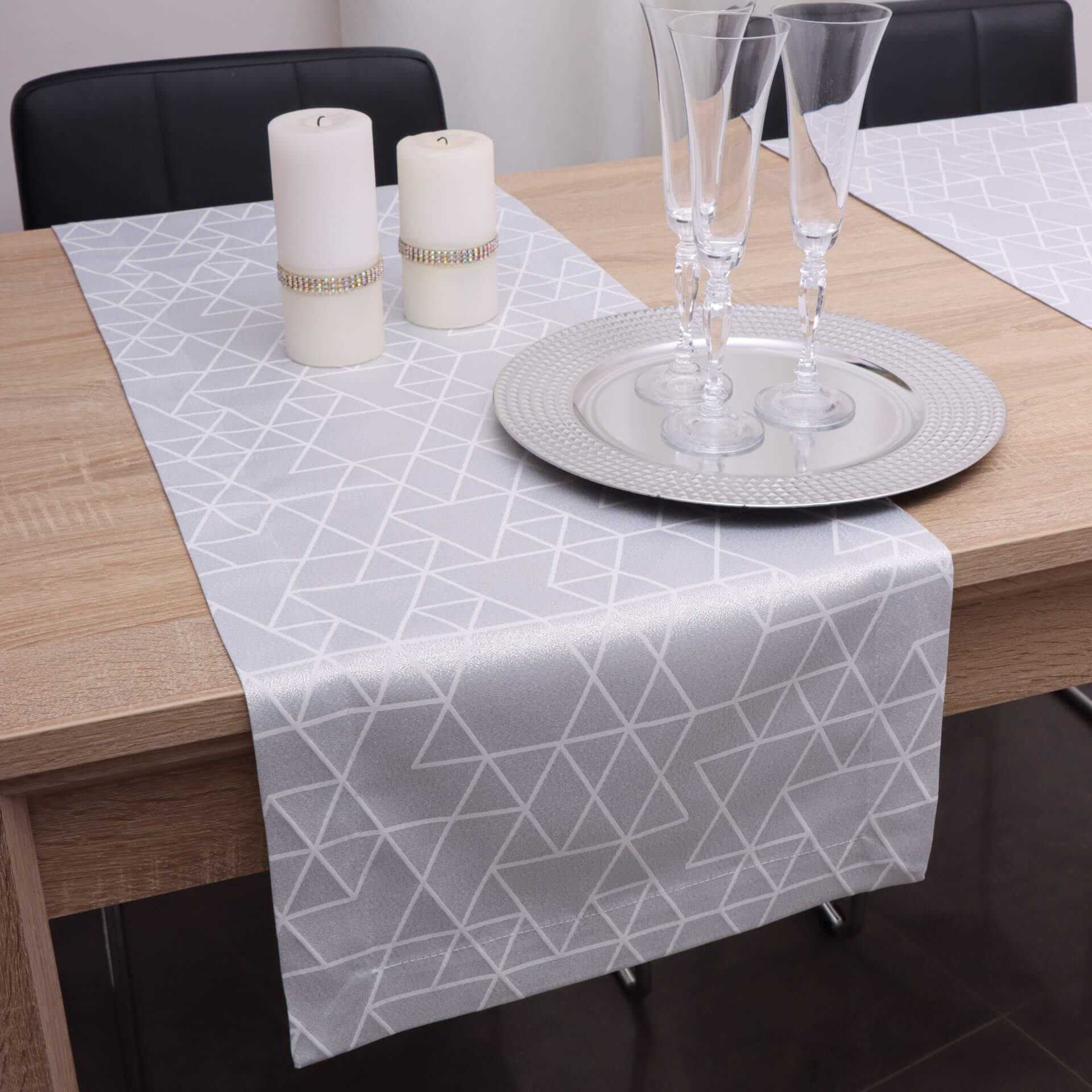 Bieżnik TOKYO – Biało srebrny Bieżnik TOKYO – Biało srebrny