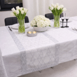 Obrus nowoczesny TOKYO – Biało Srebrny Obrus nowoczesny TOKYO – Biało Srebrny