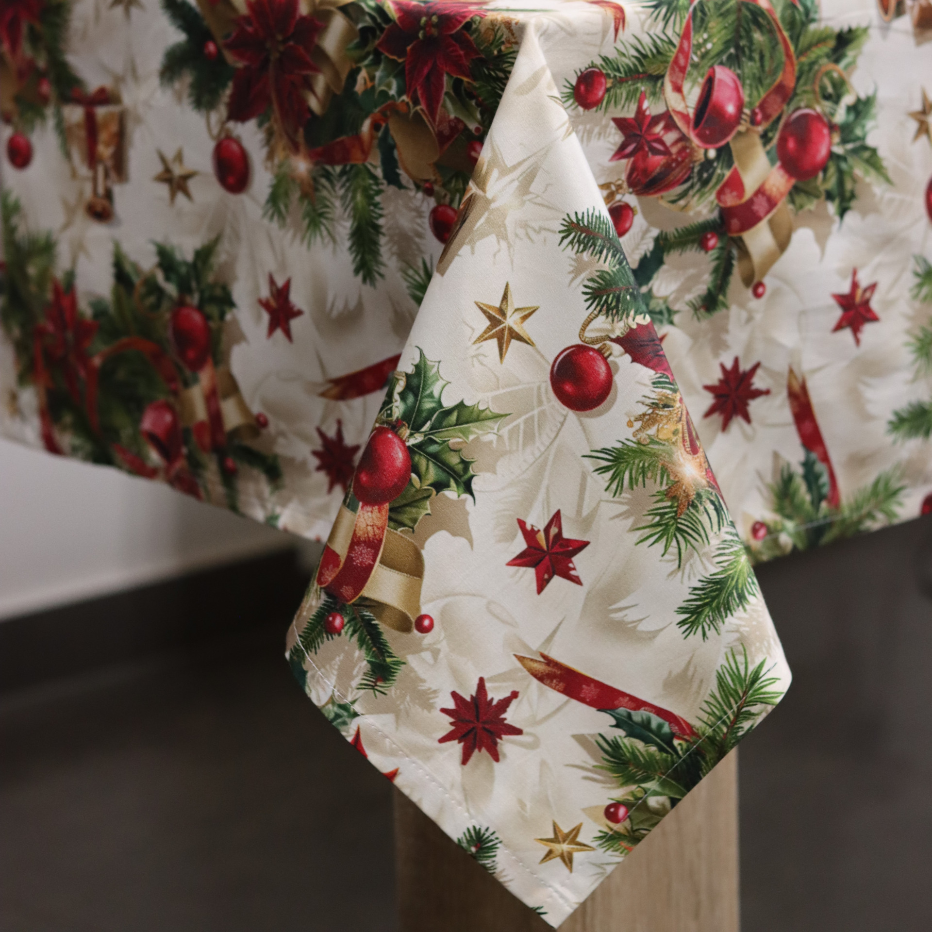 Obrus świąteczny -Gwiazda Betlejemska Obrus świąteczny -Gwiazda Betlejemska