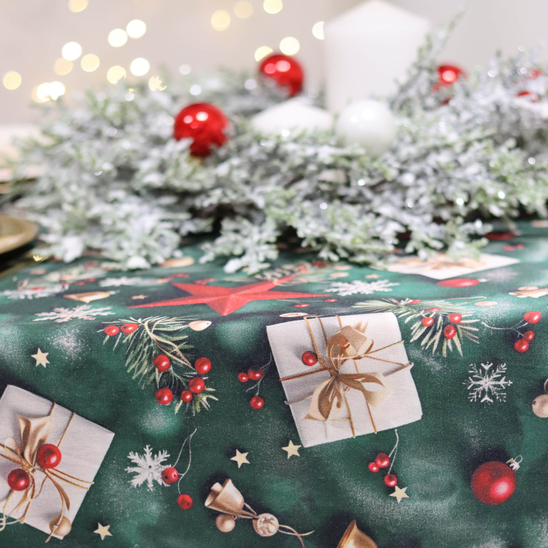 Obrus świąteczny – Zielone dekoracje Obrus świąteczny – Zielone dekoracje
