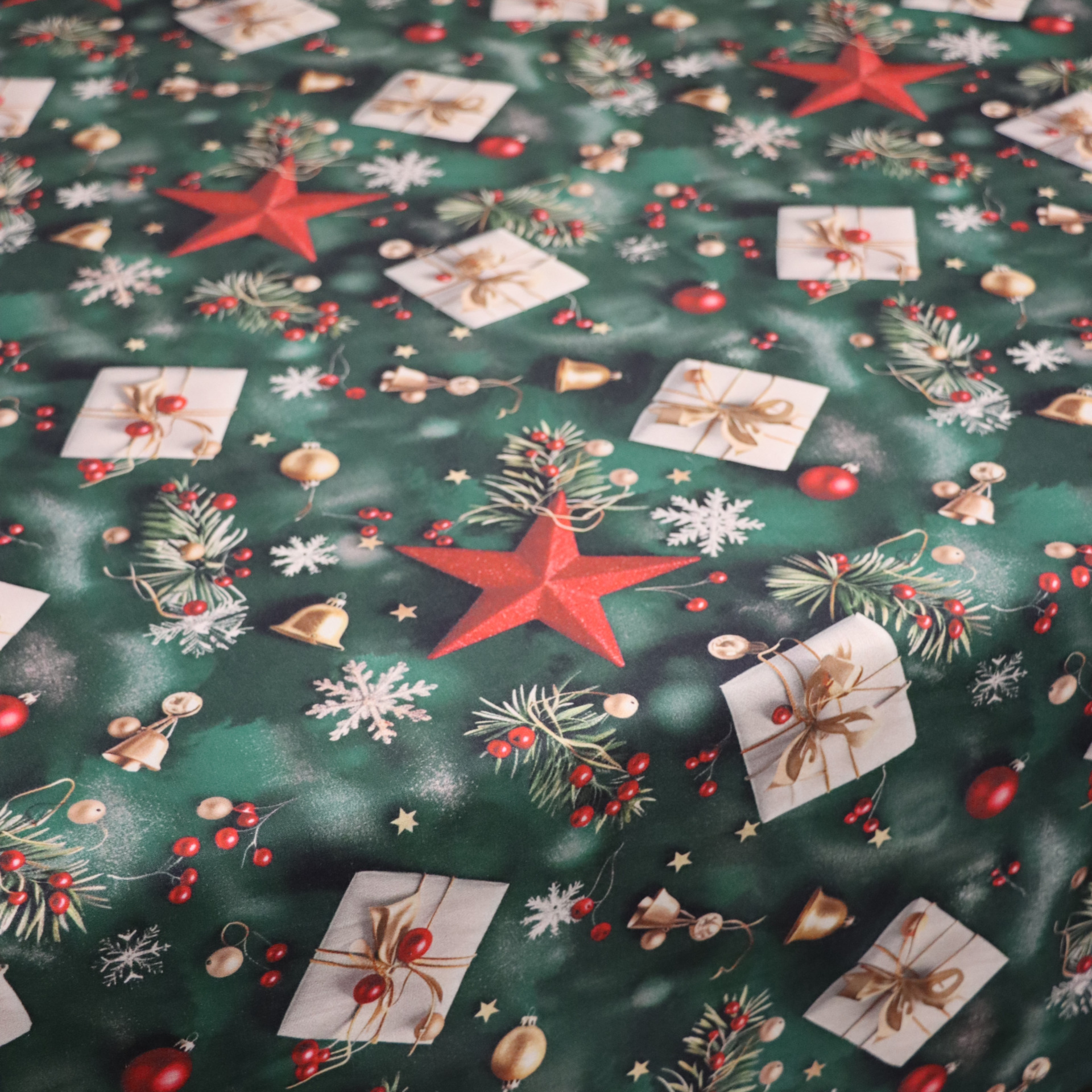 Obrus świąteczny – Zielone dekoracje Obrus świąteczny – Zielone dekoracje