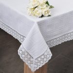 Bieżnik bawełniany z koronką- Biały
