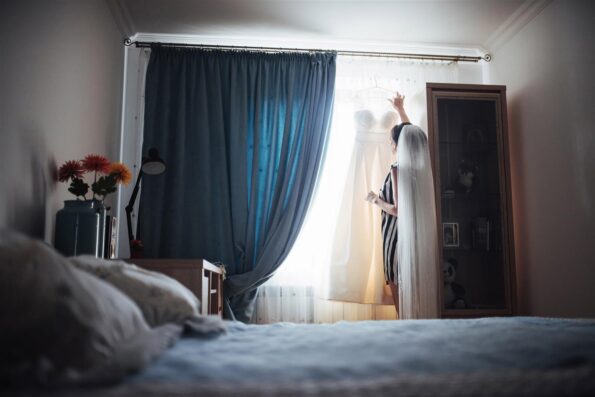 Zasłony blackout, firany panelowe, rolety rzymskie – co wybrać do konkretnego pomieszczenia?