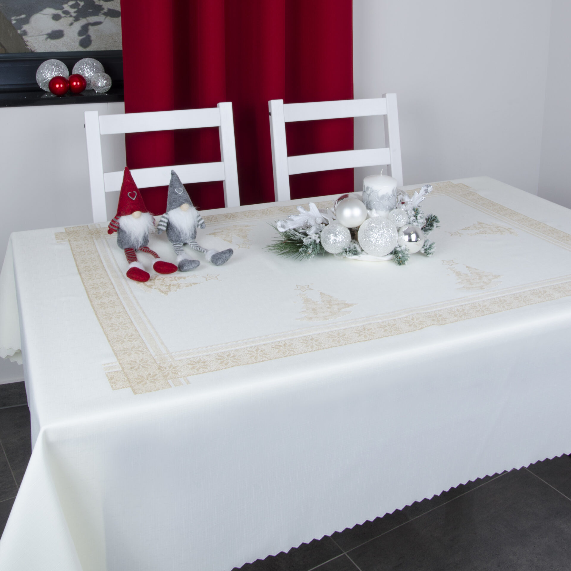 Obrus Świąteczny BN17 – Beż Obrus Świąteczny BN17 – Beż