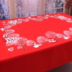 Obrus Świąteczny Bałwanki – Czerwony