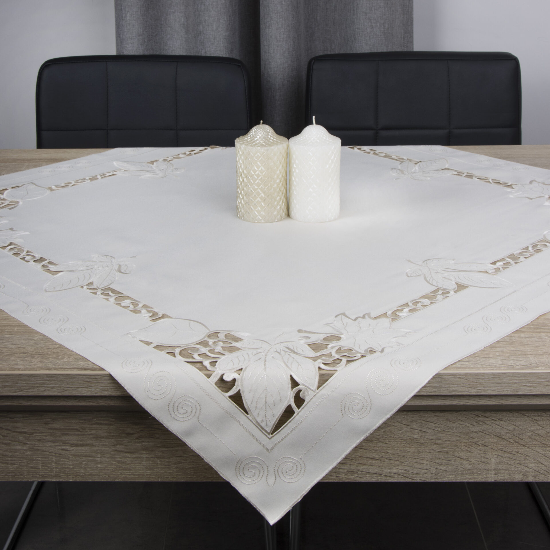 Serweta haftowana 85/85 wz. 4 Serweta haftowana 85/85 wz. 4