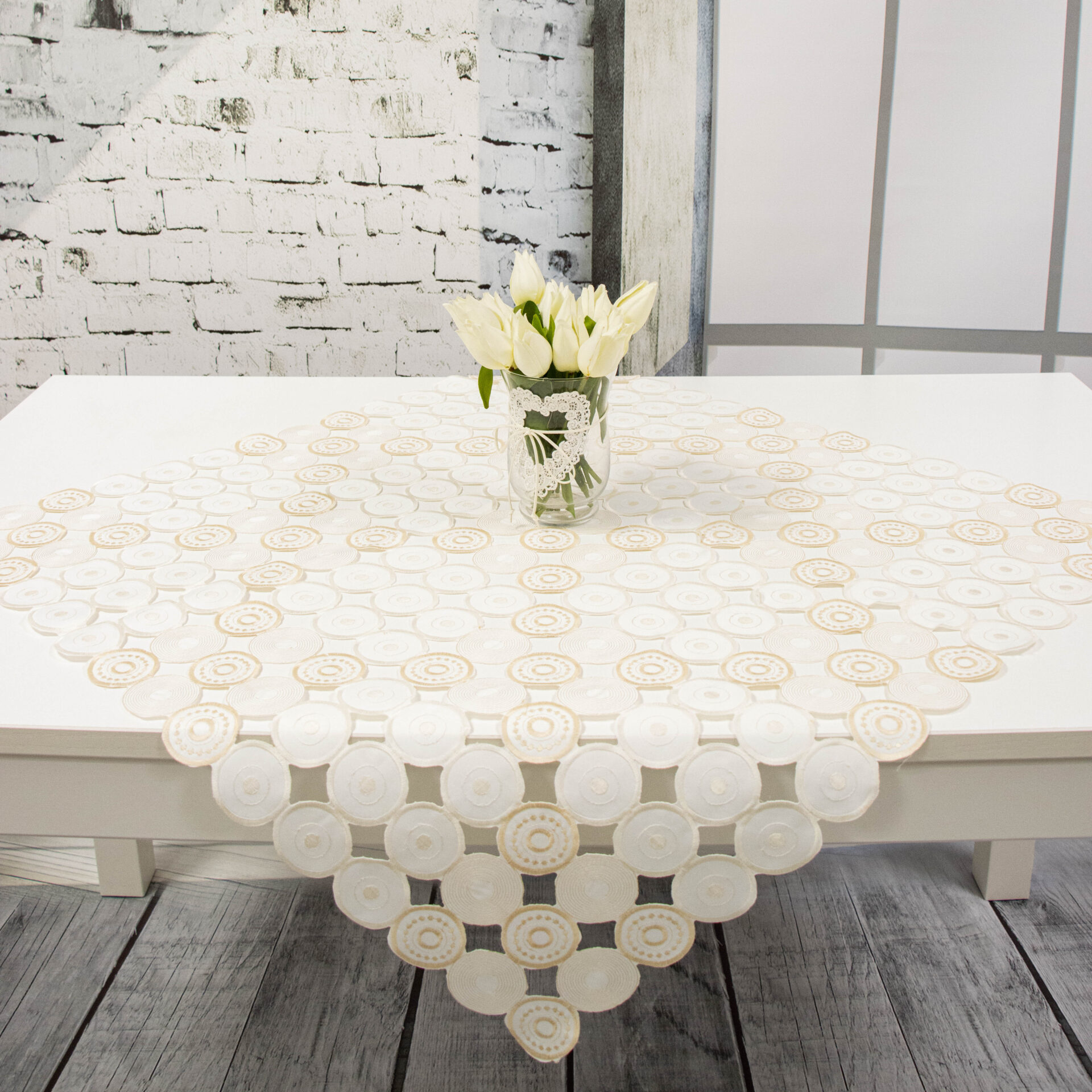 Serweta haftowana 85/85 -kółka Serweta haftowana 85/85 -kółka